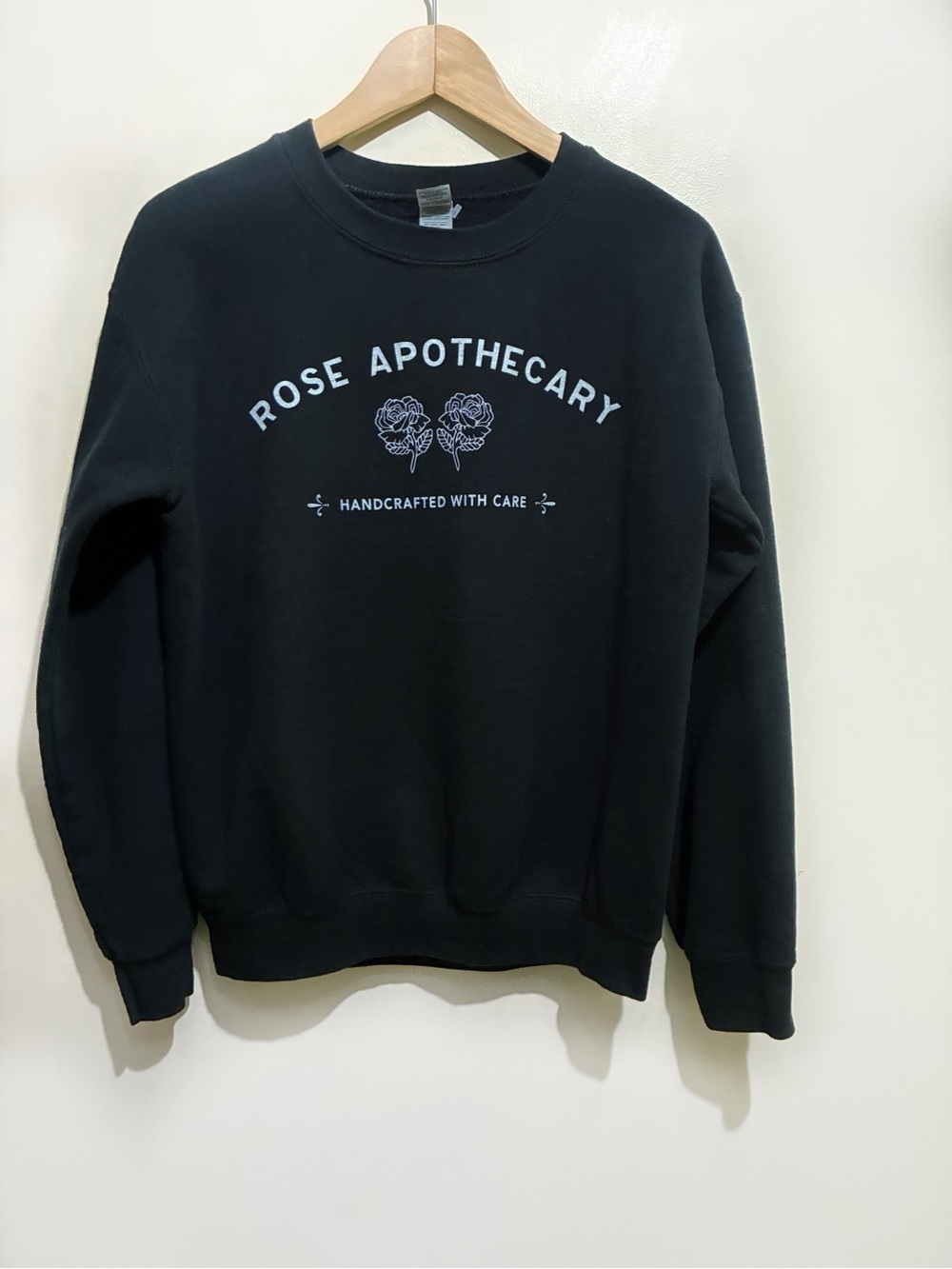 Rose Apothecary Sweatshirt Black Schitts Creek Size Small